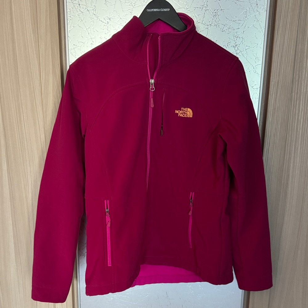 The North Face women’s Fuchsia Jacket